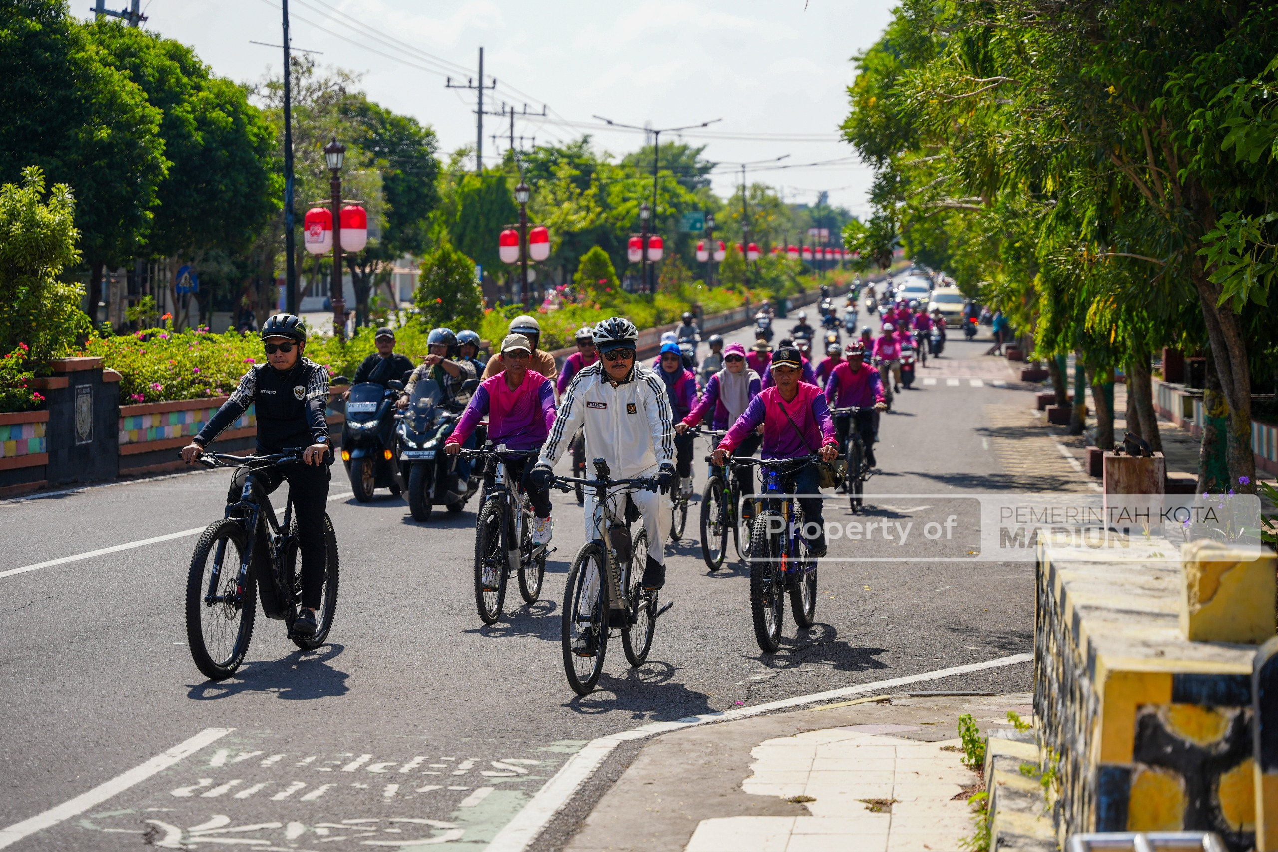 Mulai Turun Hujan, Wali Kota-Wawali Gowes Cek Saluran