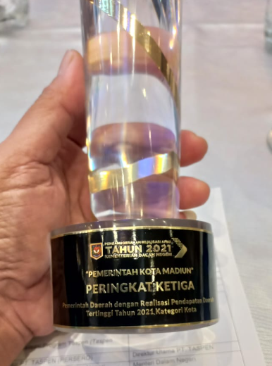 PENGHARGAAN PERINGKAT KE 3 KOTA MADIUN