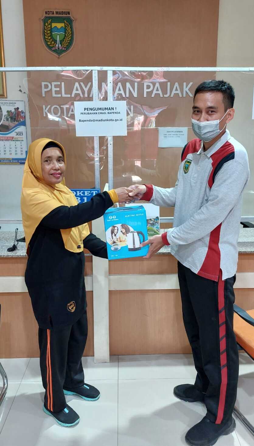 Pemberian Reward dan Punishment Untuk Meningkatkan Kinerja Pegawai